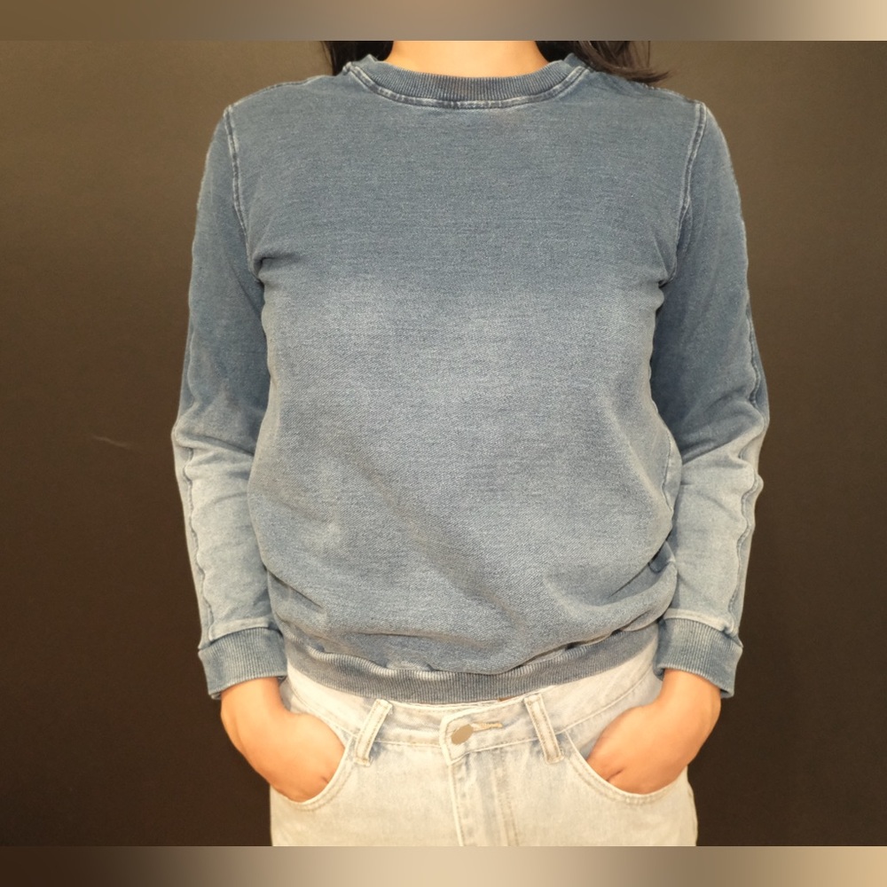 Blue Ombré Boxy Sweatshirt with Relaxed Fit